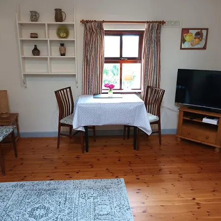 Sea View 1-bed With Private Garden