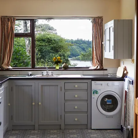 Sea View 1-bed With Private Garden Ferienhaus Skibbereen